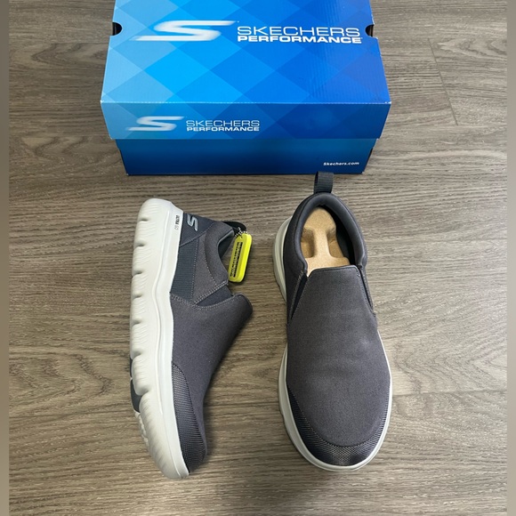 NWT Sketchers Go Walk Evolution Ultra in Charcoal Gray Men’s Shoes - Picture 5 of 10